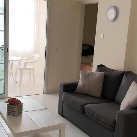 104 Frixos Roula Court Daire Larnaca Dış mekan fotoğraf