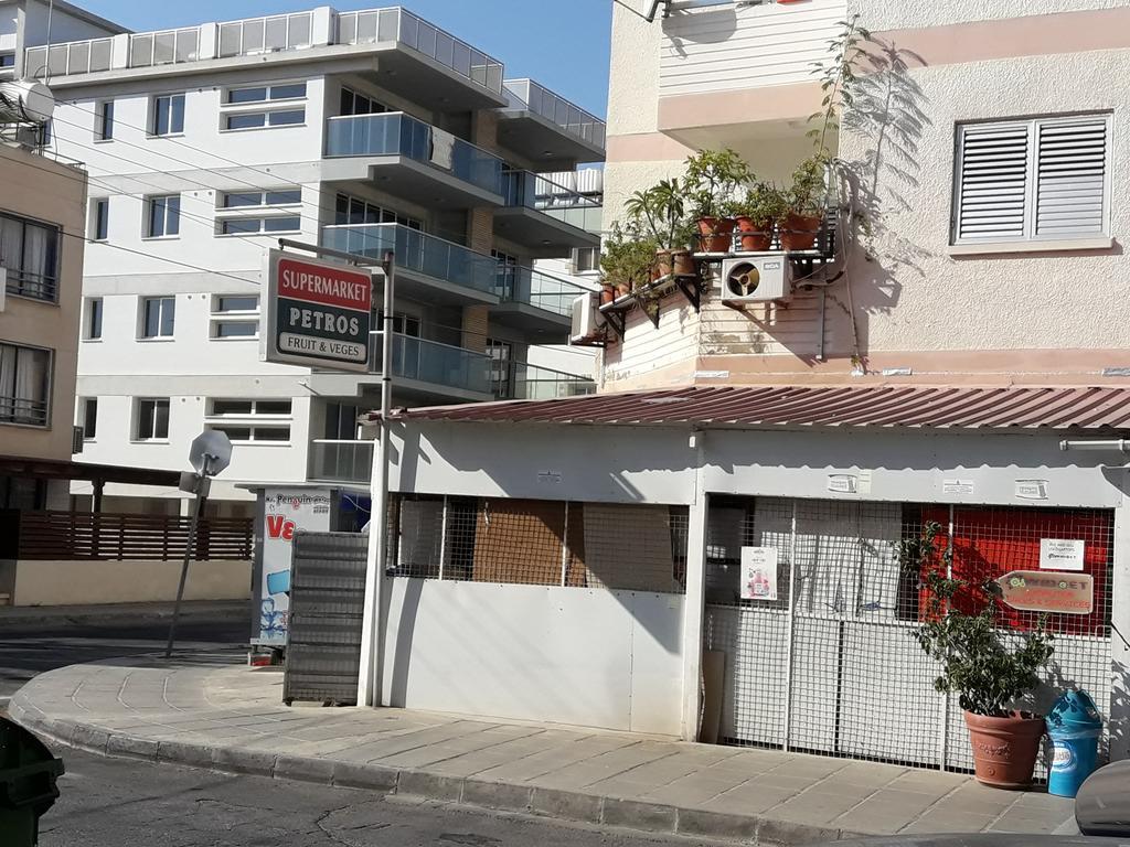 104 Frixos Roula Court Daire Larnaca Dış mekan fotoğraf