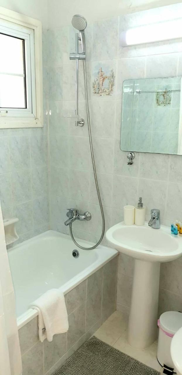 104 Frixos Roula Court Daire Larnaca Dış mekan fotoğraf