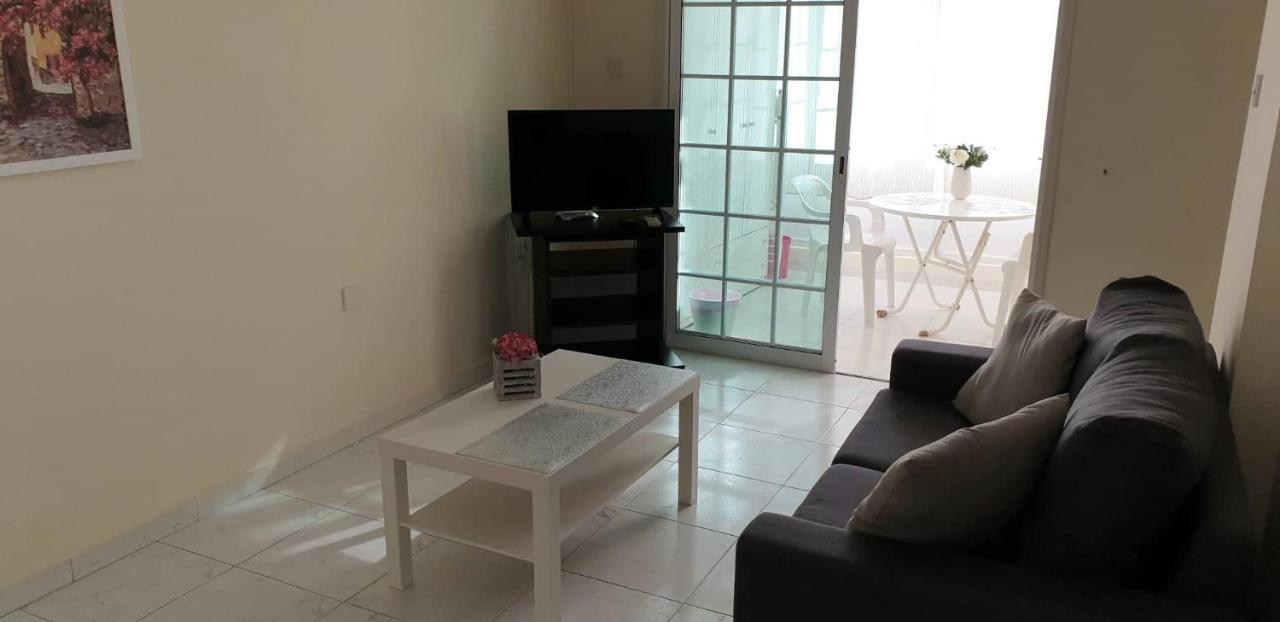 104 Frixos Roula Court Daire Larnaca Dış mekan fotoğraf